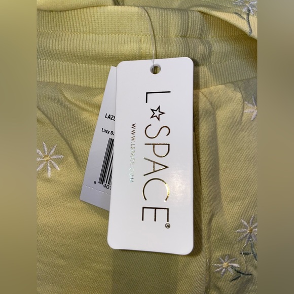 L*SPACE Lazy Daisy Pullover & Shorts Set 🌼 - Picture 5 of 7